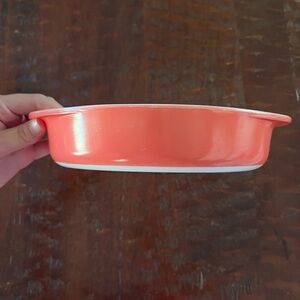 Pyrex | Flamingo Pink vintage 8” round baking dish